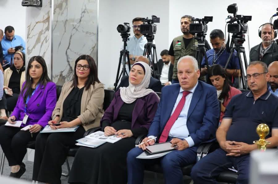 كناكريه: مشروع الناقل الوطني ومشاريع رؤية التحديث الاقتصادي على رأس أولويات الصندوق